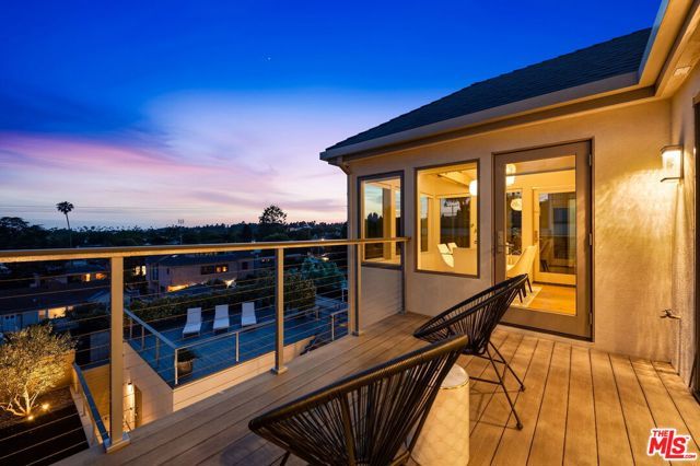 922 Berkeley Street, Santa Monica, CA 90403