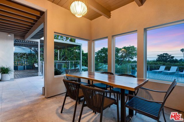 922 Berkeley Street, Santa Monica, CA 90403