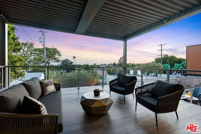922 Berkeley Street, Santa Monica, CA 90403