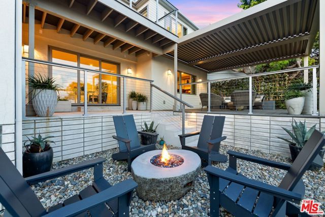 922 Berkeley Street, Santa Monica, CA 90403