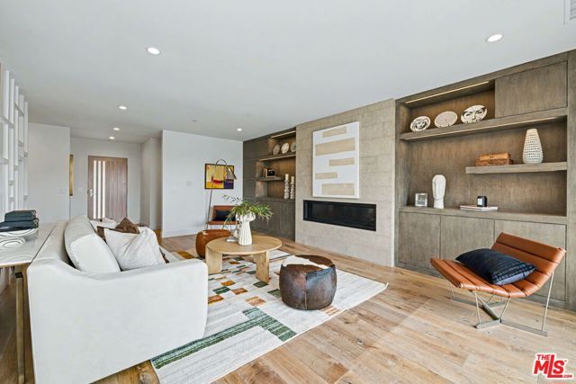 922 Berkeley Street, Santa Monica, CA 90403