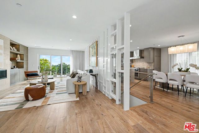 922 Berkeley Street, Santa Monica, CA 90403