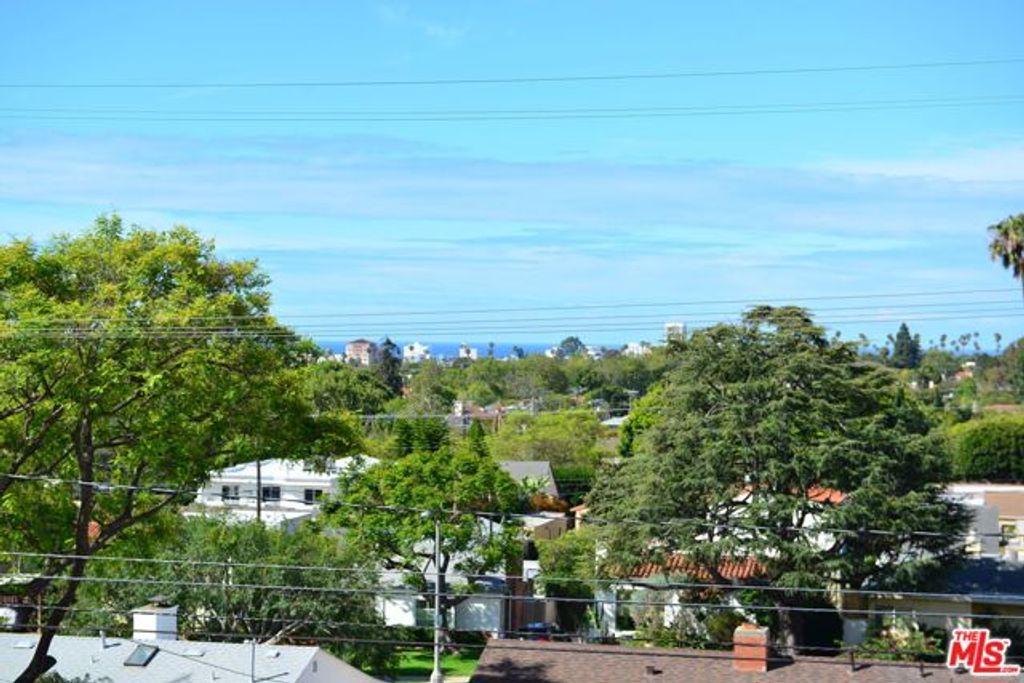 922 Berkeley Street, Santa Monica, CA 90403