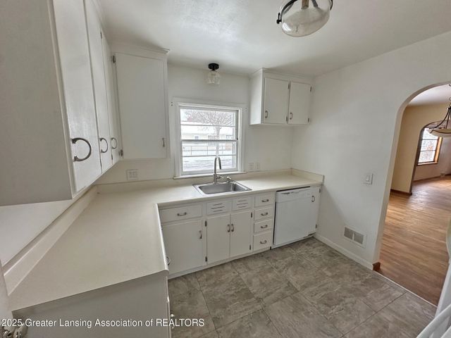 2345 Lyons Avenue, Lansing, MI 48910