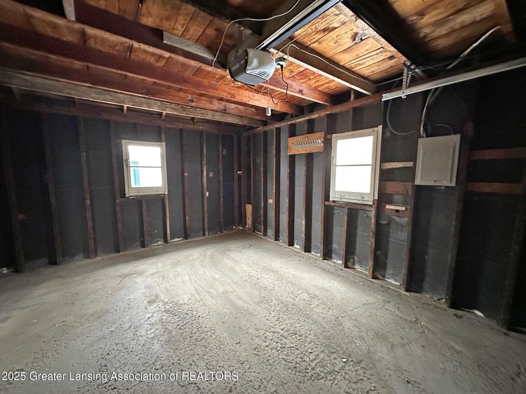 2345 Lyons Avenue, Lansing, MI 48910