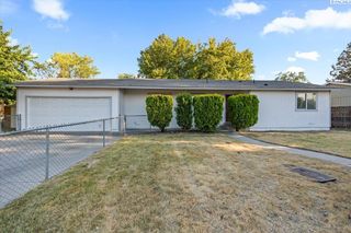607 W 11th ave, Kennewick, WA 99337
