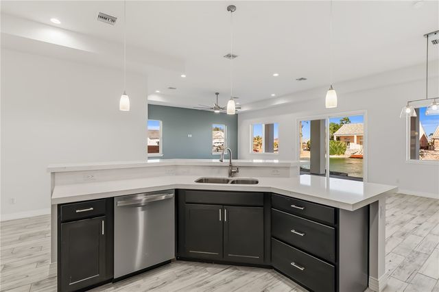 2027 E Lago Grande Court, Fort Mohave, AZ 86426