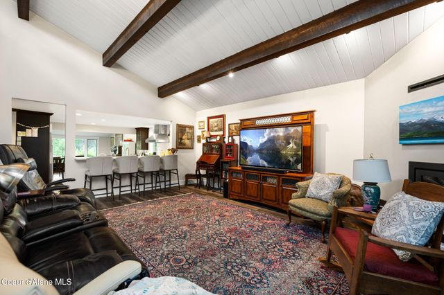 207 Birch Banks Road, Sagle, ID 83860