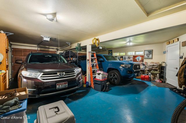 207 Birch Banks Road, Sagle, ID 83860