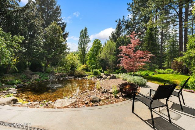 207 Birch Banks Road, Sagle, ID 83860