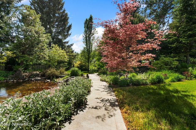 207 Birch Banks Road, Sagle, ID 83860