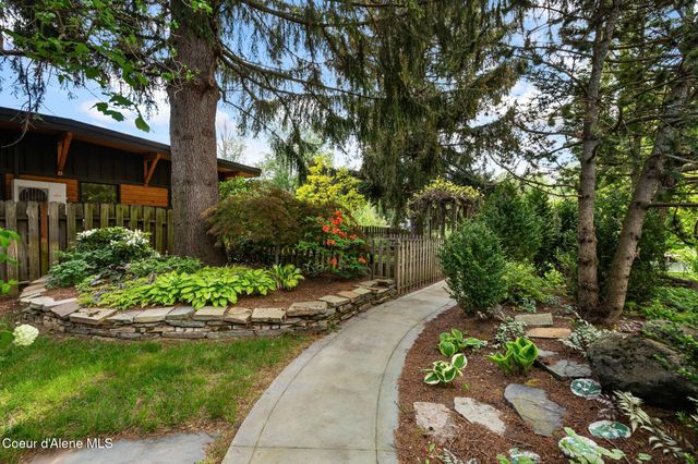 207 Birch Banks Road, Sagle, ID 83860