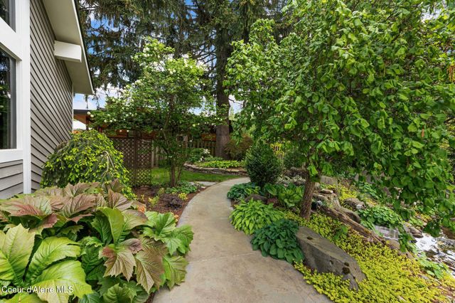 207 Birch Banks Road, Sagle, ID 83860