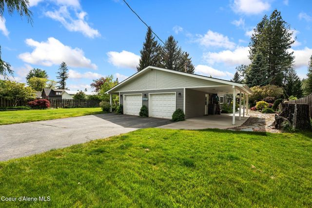 207 Birch Banks Road, Sagle, ID 83860