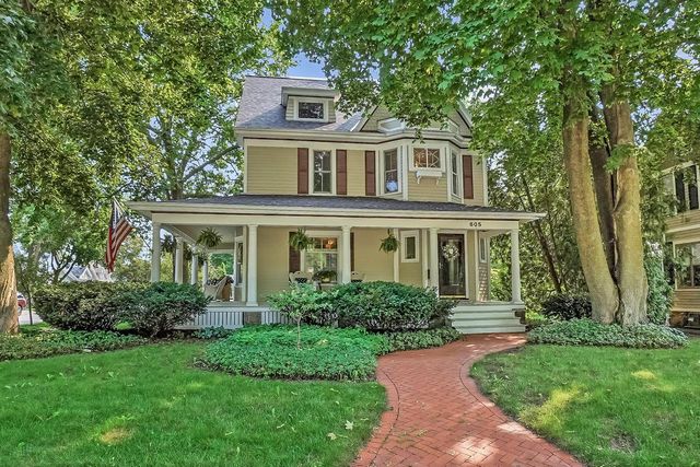 605 W Wisconsin AVENUE, Oconomowoc, WI 53066