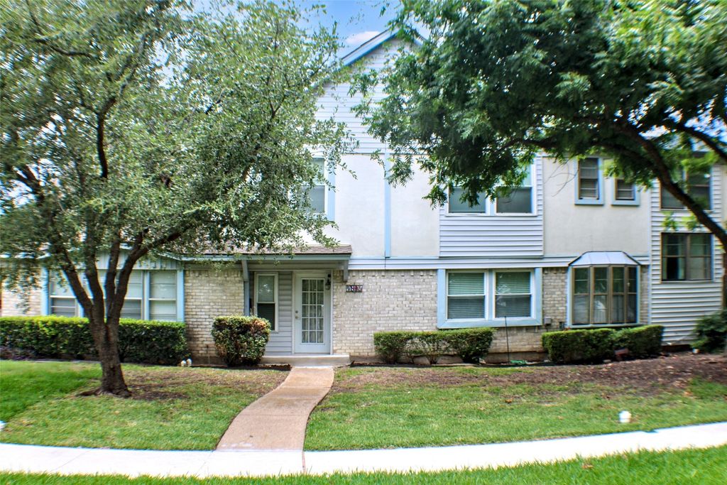4814 Rollingwood Court, Garland, TX 75043