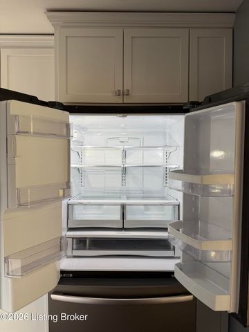 3410 Hardwood Forest Dr, Louisville, KY 40214