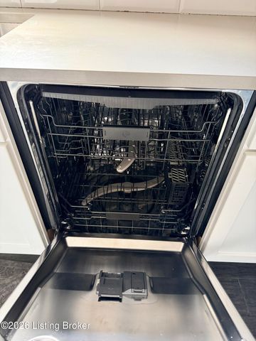 3410 Hardwood Forest Dr, Louisville, KY 40214