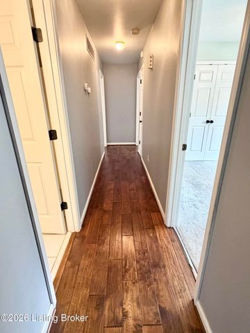 3410 Hardwood Forest Dr, Louisville, KY 40214