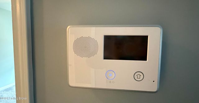 3410 Hardwood Forest Dr, Louisville, KY 40214