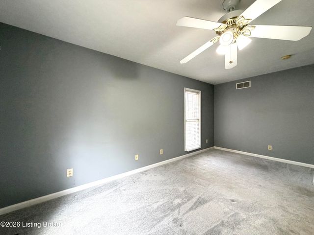 3410 Hardwood Forest Dr, Louisville, KY 40214