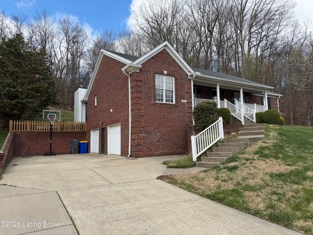 3410 Hardwood Forest Dr, Louisville, KY 40214