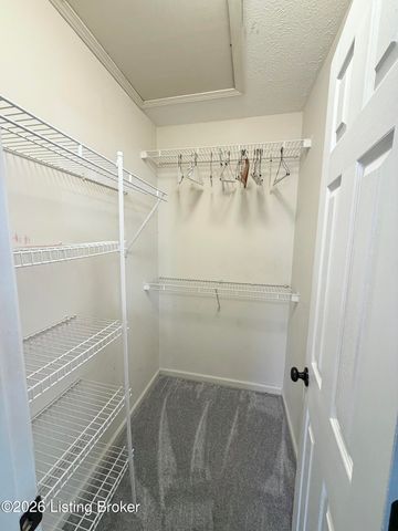 3410 Hardwood Forest Dr, Louisville, KY 40214