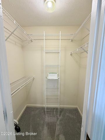 3410 Hardwood Forest Dr, Louisville, KY 40214