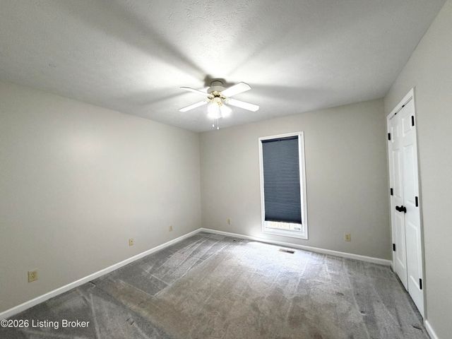 3410 Hardwood Forest Dr, Louisville, KY 40214