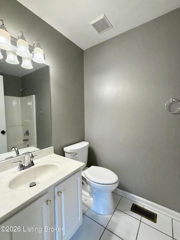 3410 Hardwood Forest Dr, Louisville, KY 40214