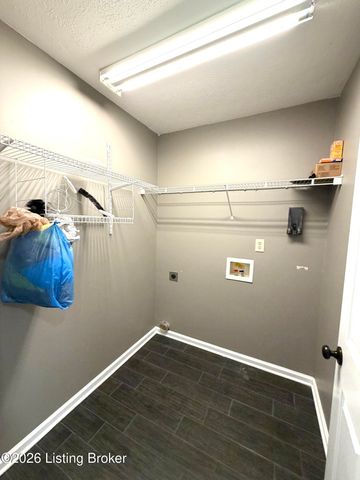 3410 Hardwood Forest Dr, Louisville, KY 40214