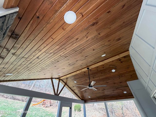 3410 Hardwood Forest Dr, Louisville, KY 40214