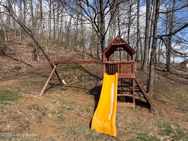 3410 Hardwood Forest Dr, Louisville, KY 40214