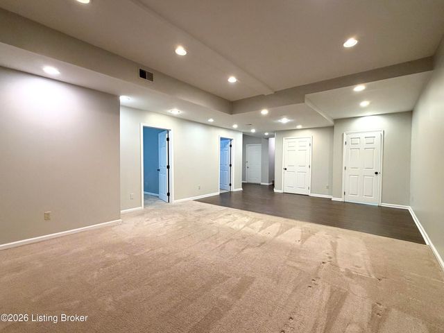 3410 Hardwood Forest Dr, Louisville, KY 40214