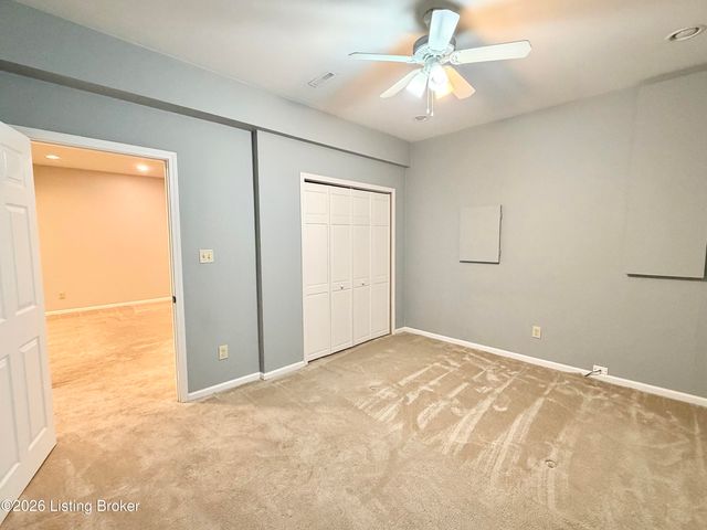 3410 Hardwood Forest Dr, Louisville, KY 40214