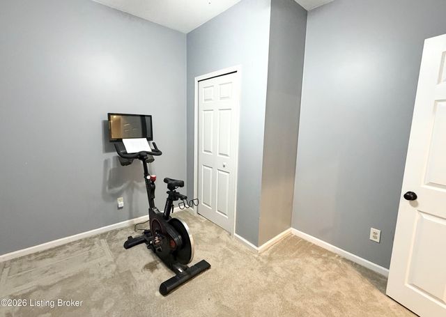 3410 Hardwood Forest Dr, Louisville, KY 40214