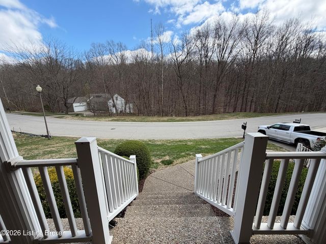 3410 Hardwood Forest Dr, Louisville, KY 40214