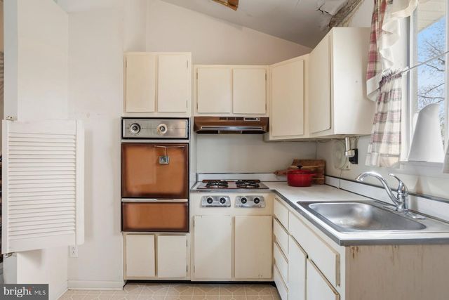 1409 BURLINGTON AVE, Delanco, NJ 08075