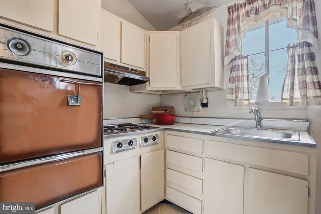 1409 BURLINGTON AVE, Delanco, NJ 08075