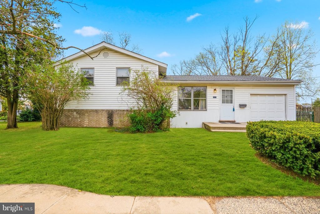 1409 BURLINGTON AVE, Delanco, NJ 08075