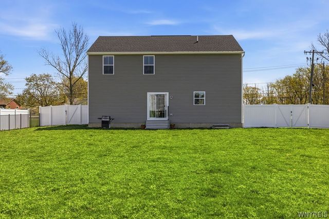 6228 Hoover Road, Wheatfield, NY 14132