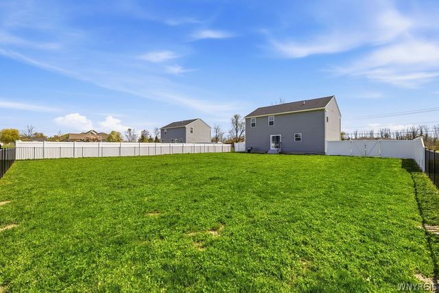 6228 Hoover Road, Wheatfield, NY 14132
