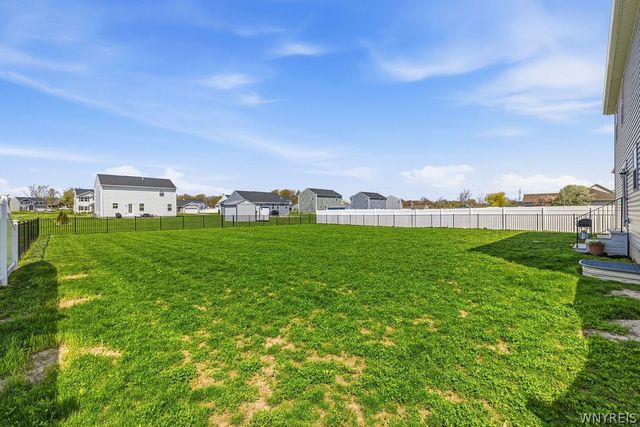 6228 Hoover Road, Wheatfield, NY 14132