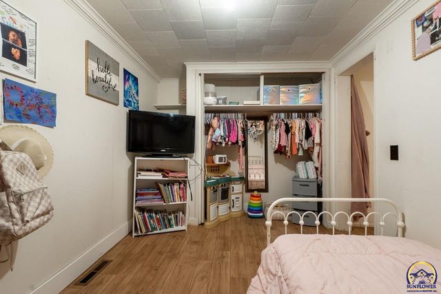 1501 NE Calhoun Bluff TER, Topeka, KS 66617