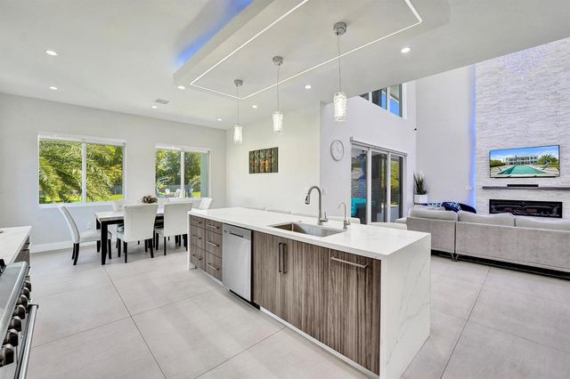 11201 SW 3rd Street, Plantation, FL 33325