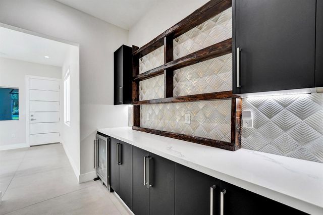 11201 SW 3rd Street, Plantation, FL 33325