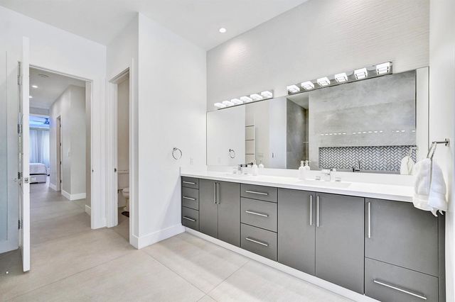 11201 SW 3rd Street, Plantation, FL 33325