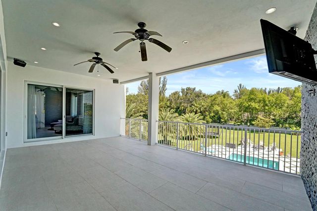 11201 SW 3rd Street, Plantation, FL 33325