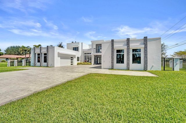 11201 SW 3rd Street, Plantation, FL 33325