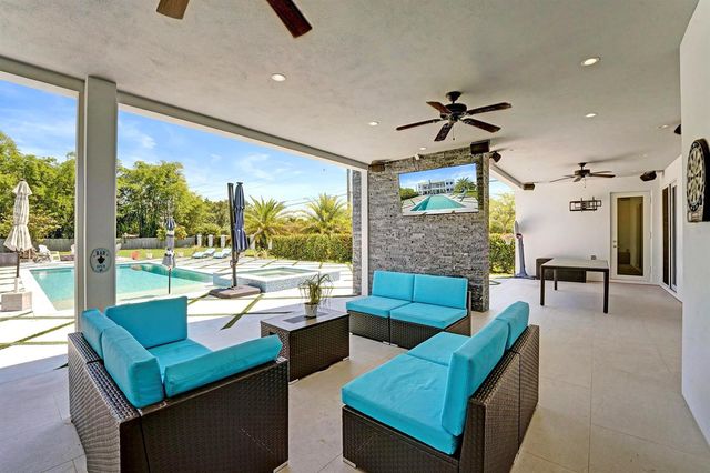 11201 SW 3rd Street, Plantation, FL 33325